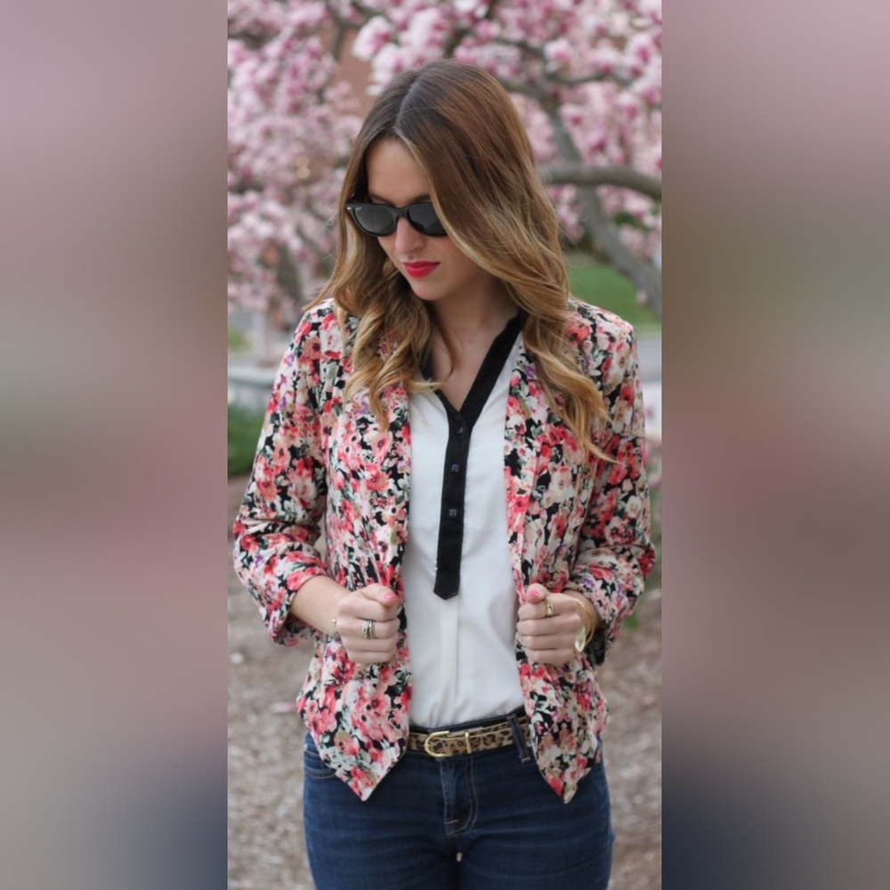 Lush Floral Open Drape Blazer Size Medium